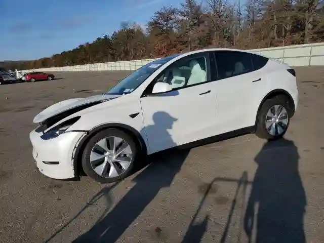 7SAYGDEE1RF036260 2024 TESLA MODEL Y-0