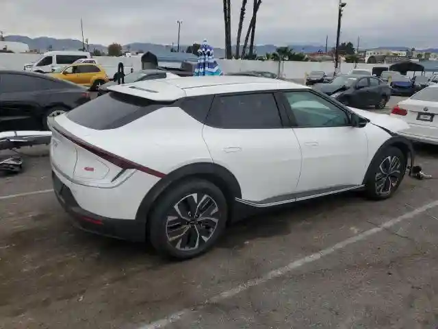 KNDC34LA6R5224762 2024 KIA EV6 LIGHT-2
