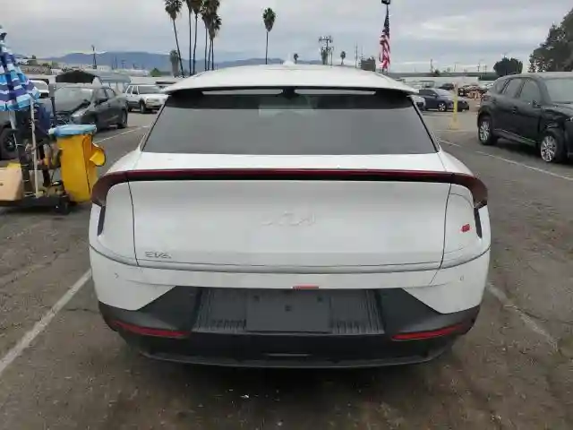 KNDC34LA6R5224762 2024 KIA EV6 LIGHT-5