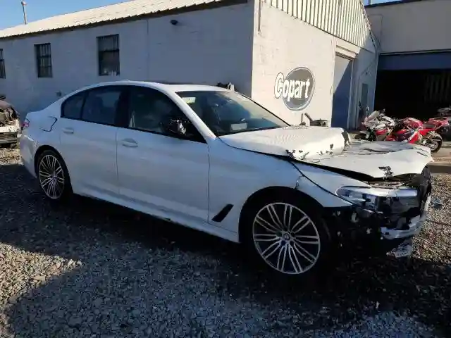 WBAJE7C59KWW14855 2019 BMW 5 SERIES-3