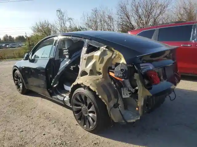 7SAYGDEFXNF327021 2022 TESLA MODEL Y-1