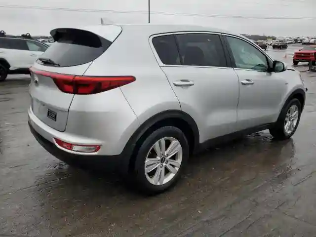 KNDPMCAC1J7408769 2018 KIA SPORTAGE-2