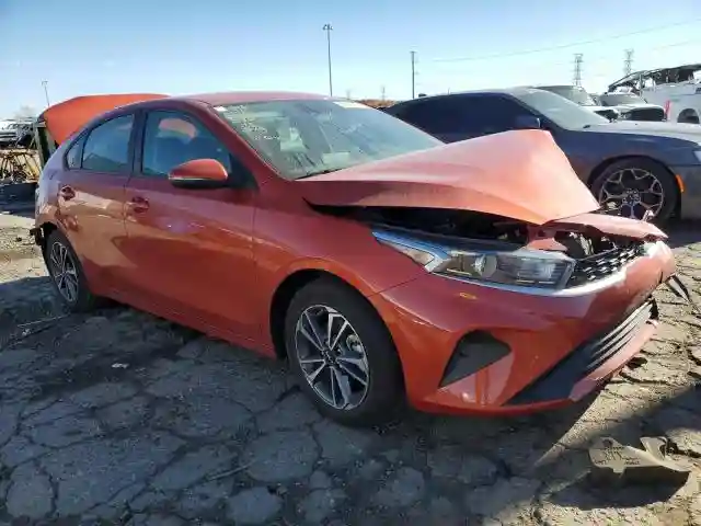 3KPF24AD4RE708365 2024 KIA FORTE-3