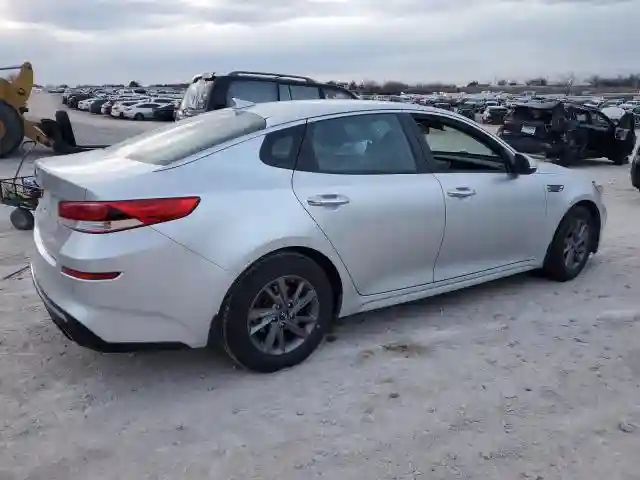 5XXGT4L36KG376755 2019 KIA OPTIMA-2