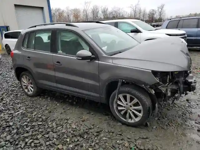 WVGAV7AX1JK000018 2018 VOLKSWAGEN TIGUAN LIM-3