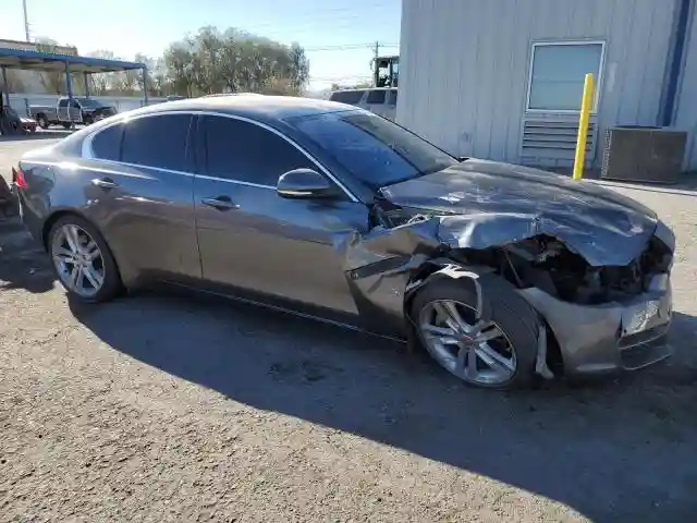 SAJAE4BVXHA968555 2017 JAGUAR XE-3