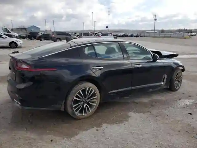 KNAE25LA8J6028383 2018 KIA STINGER-2