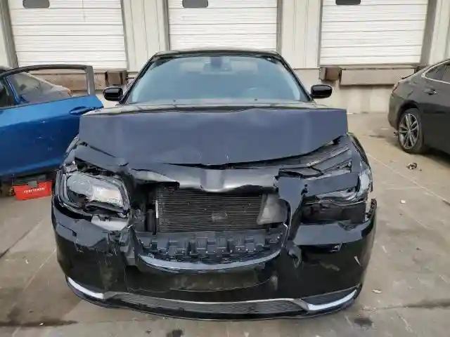 2C3CCAAG4JH265186 2018 CHRYSLER 300-4