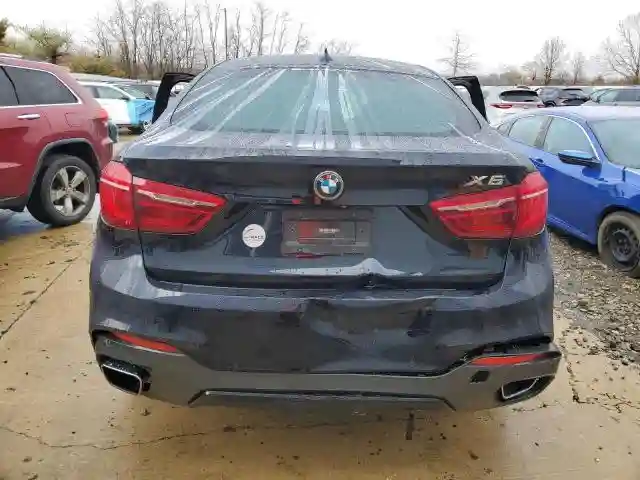 5UXKU2C5XJ0Z62256 2018 BMW X6-5