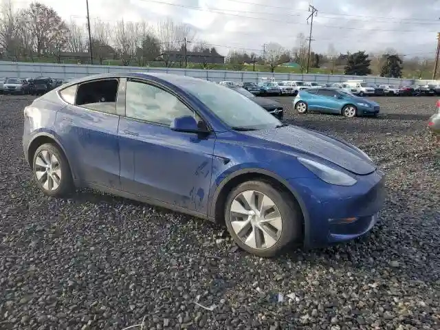 7SAYGAEE7PF824973 2023 TESLA MODEL Y-3