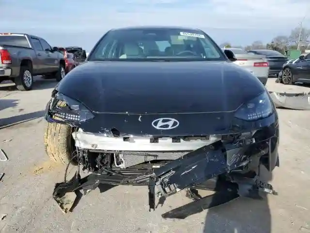 KMHM34AC1SA082726 2025 HYUNDAI IONIQ 6 SE-4