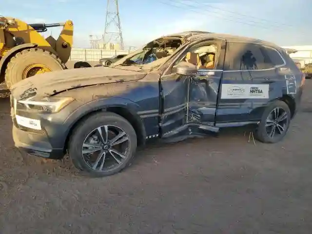 YV4102DK1L1504211 2020 VOLVO XC60-0