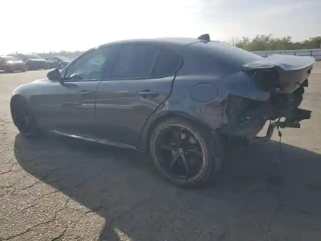 ZARFAEBN9J7566945 2018 ALFA ROMEO GIULIA-1