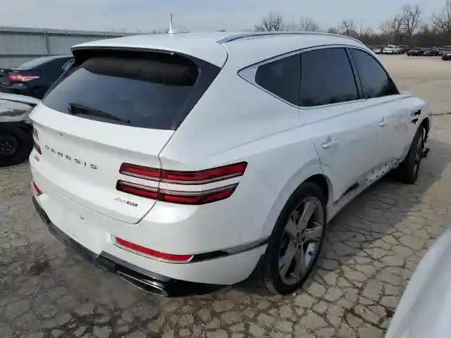 KMUHCESC1MU075011 2021 GENESIS GV80-2