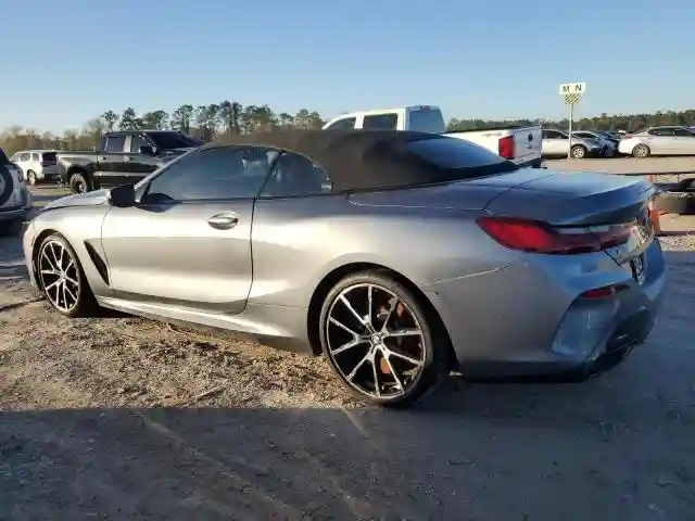 WBAFY4C07NCH97004 2022 BMW M8-1