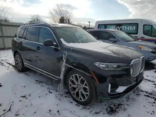 5UXCW2C03M9E87684 2021 BMW X7-3