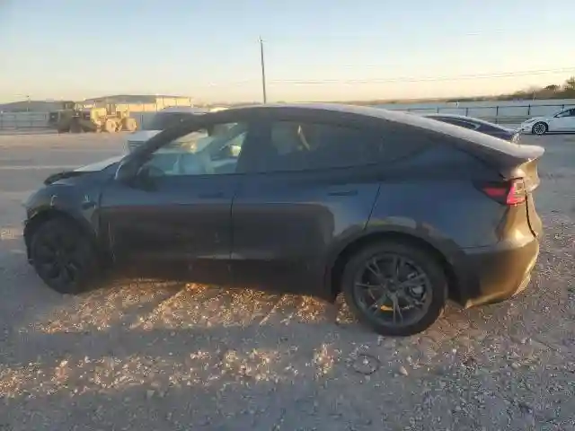 7SAYGDED4RA324326 2024 TESLA MODEL Y-1