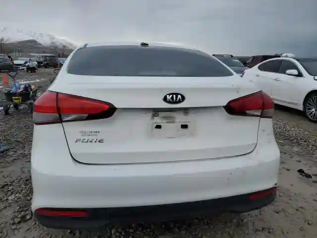 3KPFK4A78JE206313 2018 KIA FORTE-5