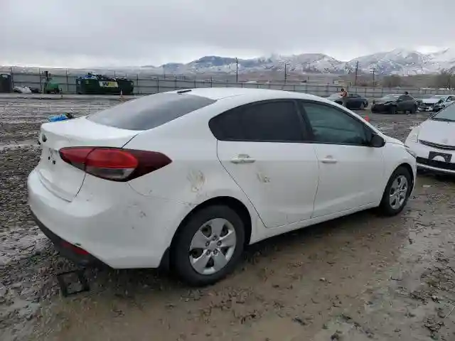 3KPFK4A78JE206313 2018 KIA FORTE-2