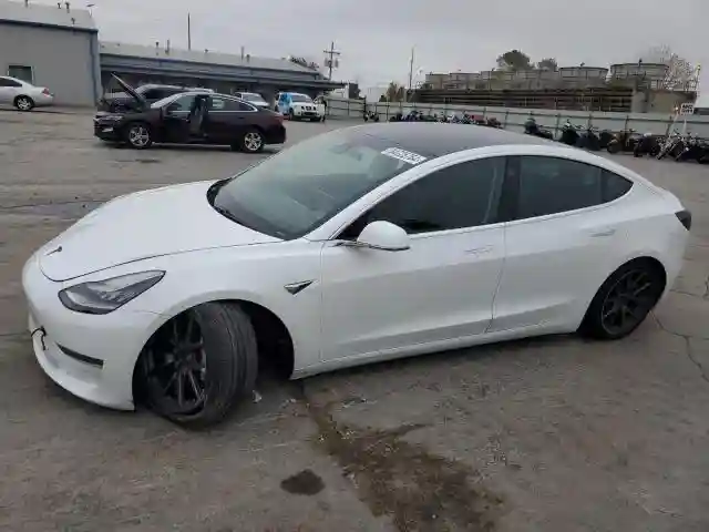 5YJ3E1EA8KF483053 2019 TESLA MODEL 3-0