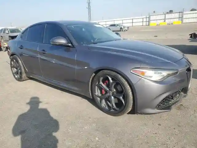 ZARFAEBN9J7566945 2018 ALFA ROMEO GIULIA-3