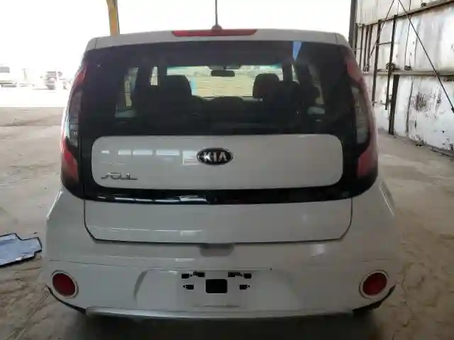 KNDJP3A55J7528279 2018 KIA SOUL-5