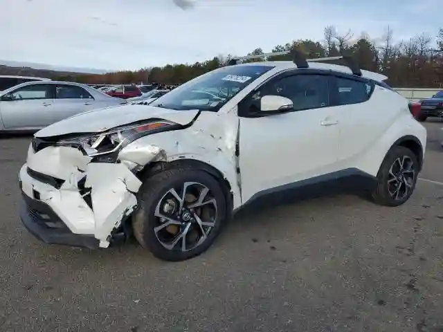 JTNKHMBXXK1040615 2019 TOYOTA C-HR-0