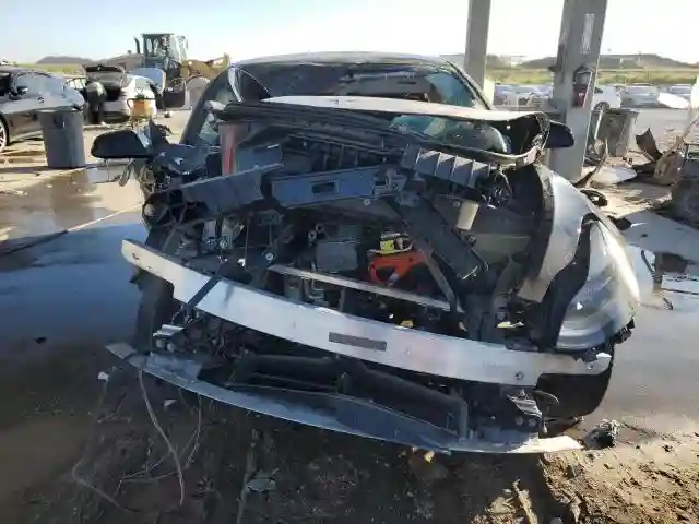 5YJ3E1EA1PF427088 2023 TESLA MODEL 3-4