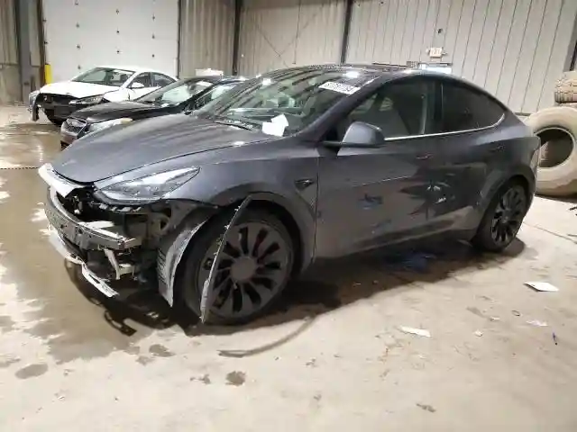 7SAYGDEF3NF444522 2022 TESLA MODEL Y-0