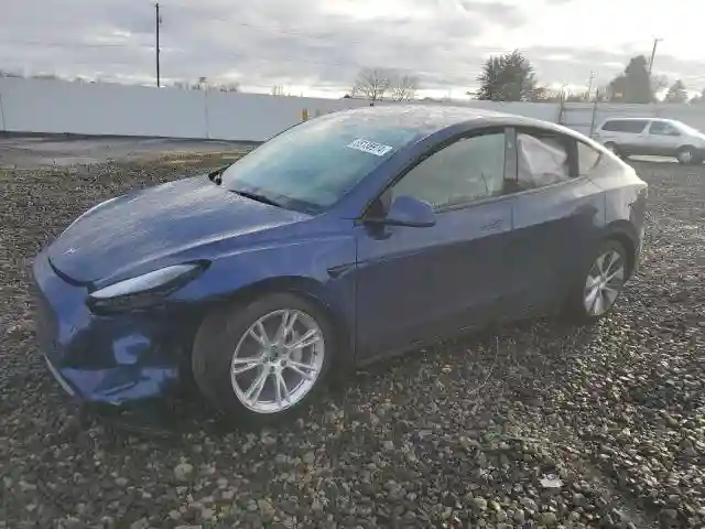 7SAYGAEE7PF824973 2023 TESLA MODEL Y-0