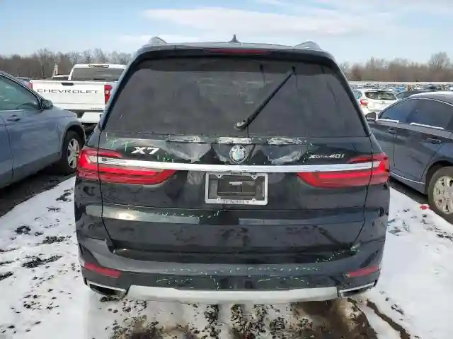 5UXCW2C03M9E87684 2021 BMW X7-5