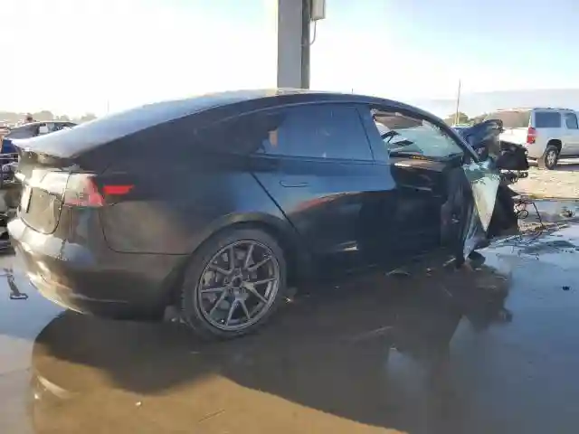 5YJ3E1EA1PF427088 2023 TESLA MODEL 3-2