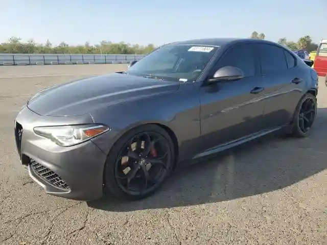 ZARFAEBN9J7566945 2018 ALFA ROMEO GIULIA-0