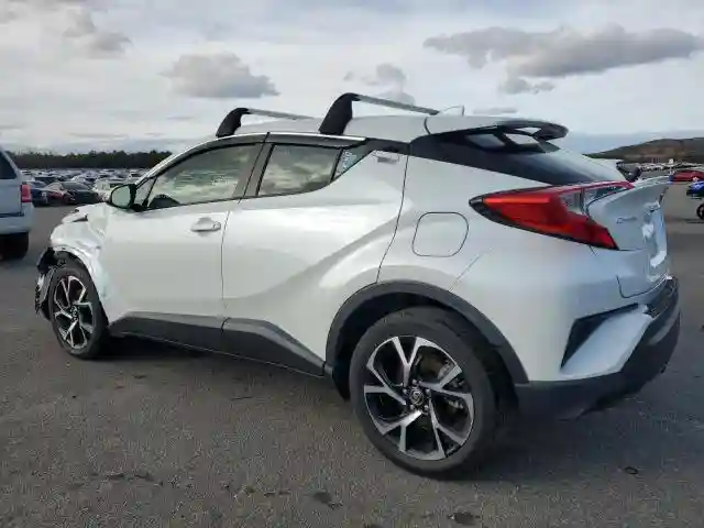 JTNKHMBXXK1040615 2019 TOYOTA C-HR-1