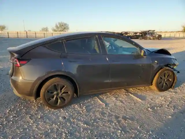 7SAYGDED4RA324326 2024 TESLA MODEL Y-2