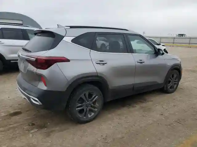 KNDEUCAA3M7043327 2021 KIA SELTOS-2