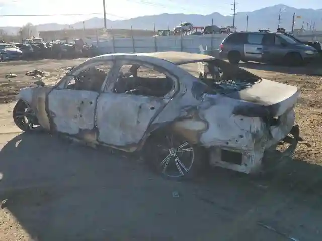 3MW5R7J03N8C42519 2022 BMW 3 SERIES-1