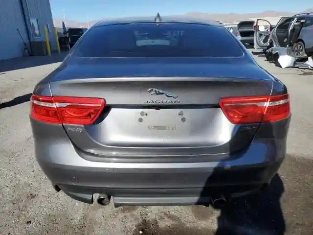 SAJAE4BVXHA968555 2017 JAGUAR XE-5