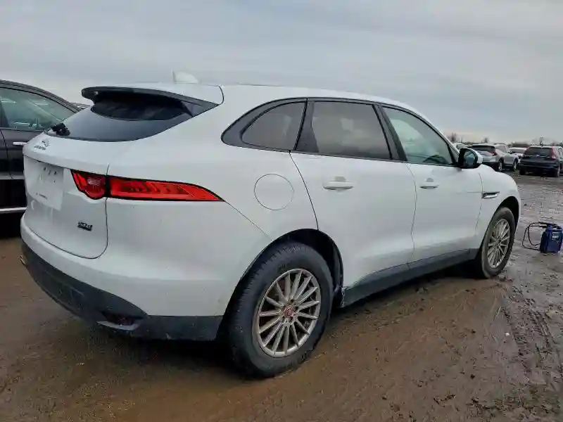 SADCS2BN5HA085729 2017 JAGUAR F-PACE-2