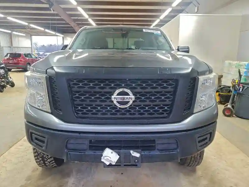 1N6BA1F31HN526226 2017 NISSAN TITAN-4