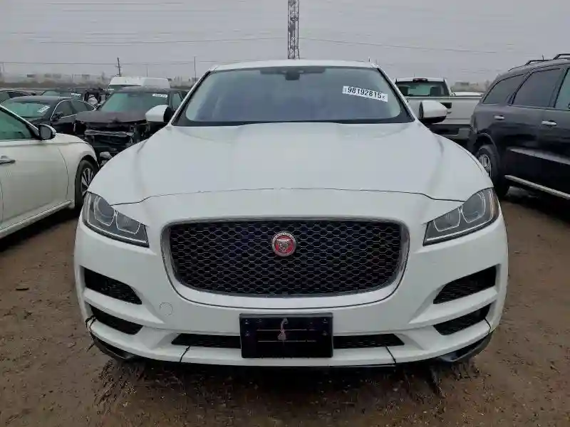SADCS2BN5HA085729 2017 JAGUAR F-PACE-4