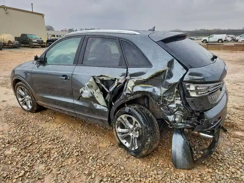 WA1ECCFSXJR003096 2018 AUDI Q3-1