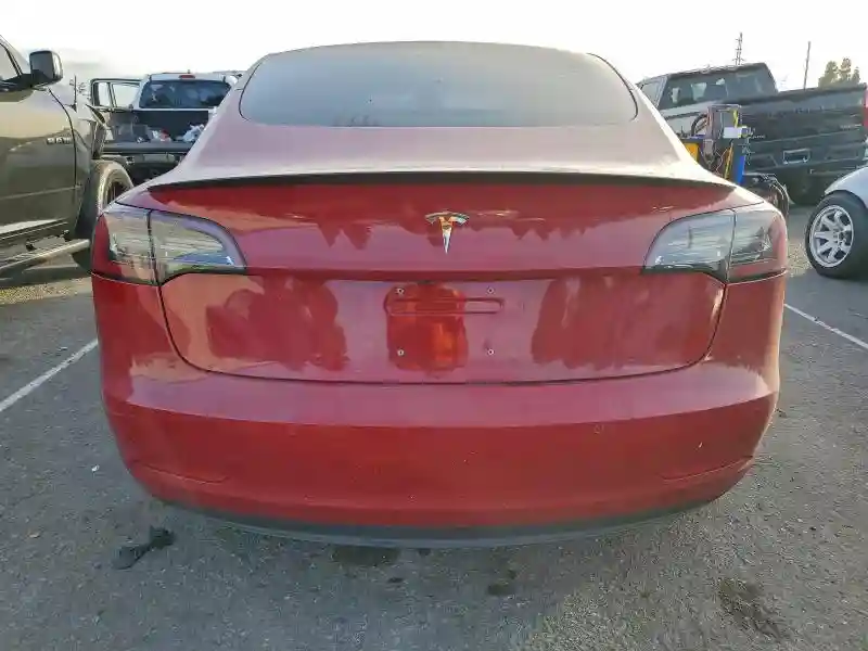 5YJ3E1EA6JF049146 2018 TESLA MODEL 3-5