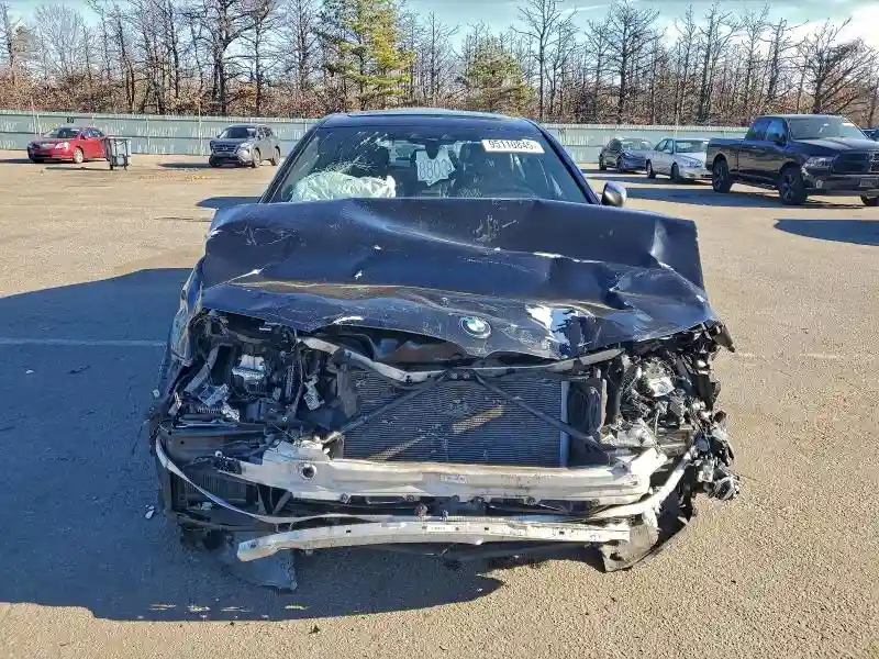 WBAJB9C56JG464233 2018 BMW M5-4