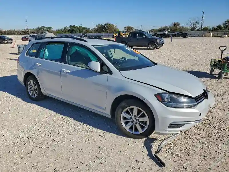 3VWD17AU5JM768013 2018 VOLKSWAGEN GOLF-3