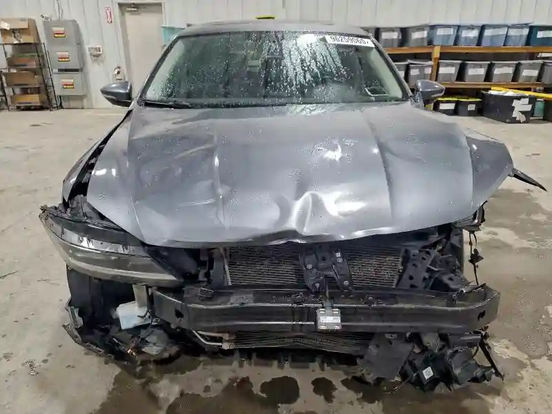 1VWBA7A31JC021878 2018 VOLKSWAGEN PASSAT-4