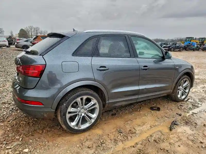 WA1ECCFSXJR003096 2018 AUDI Q3-2