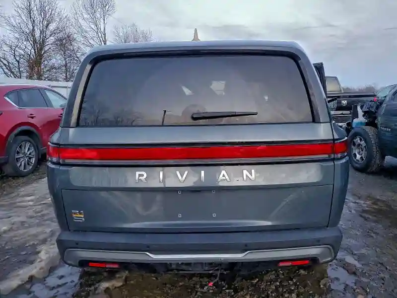 7PDSGABA3PN029157 2023 RIVIAN RIS-5