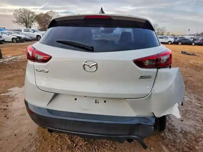 JM1DKDC7XJ0329592 2018 MAZDA CX-3-5