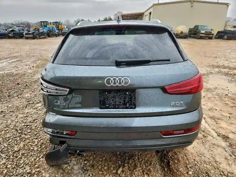 WA1ECCFSXJR003096 2018 AUDI Q3-5